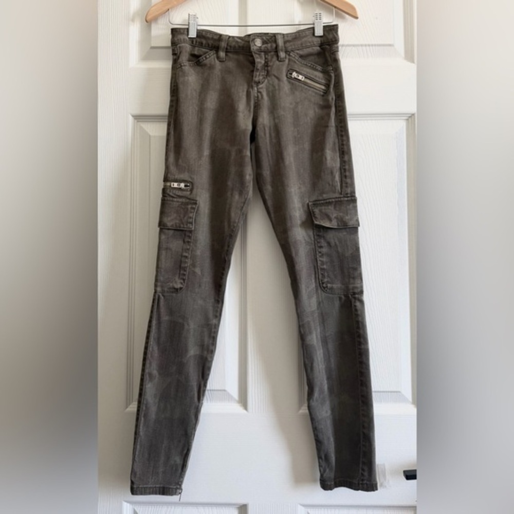 Guess Women's Cargo Jeans in Green Camouflage